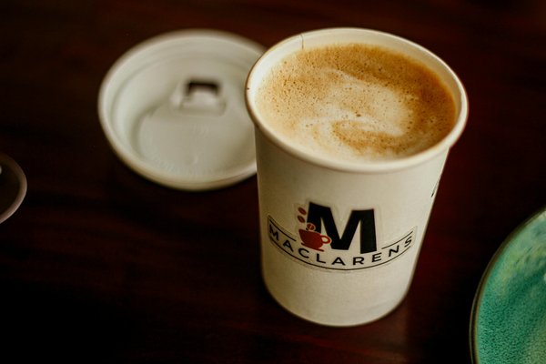 Setting Powder vs. Setting Spray: Discover the Key to Flawless All-Day Makeup